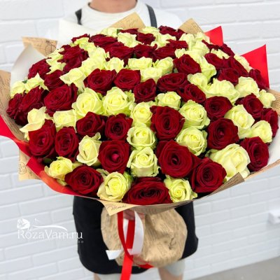 Букет из 101 красно-белой розы (70 см)