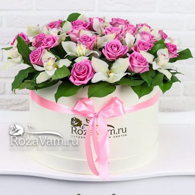 Шляпная коробка роз с орхидеями XXL
