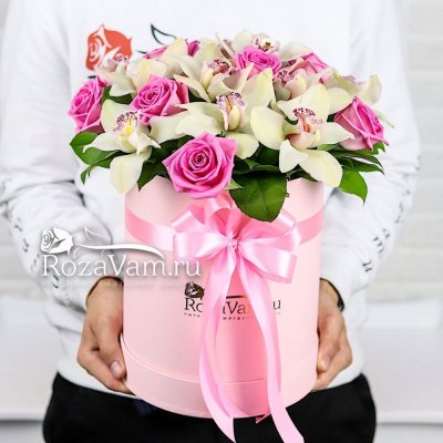 Шляпная коробка из 25 розовых орхидей XXL