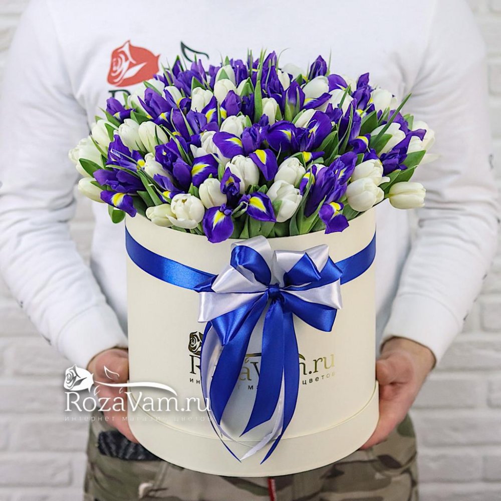 Коробка из тюльпанов с ирисами