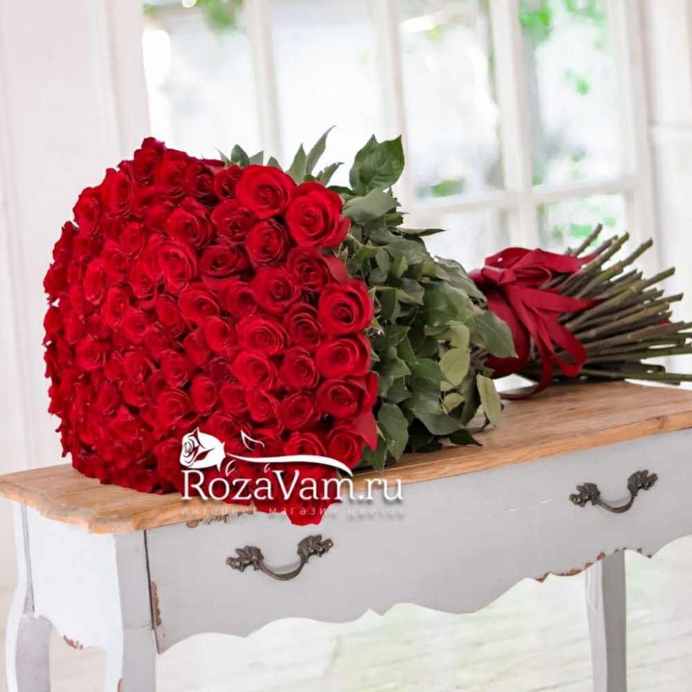 Букет  из 99 красной розы Эквадор 100см