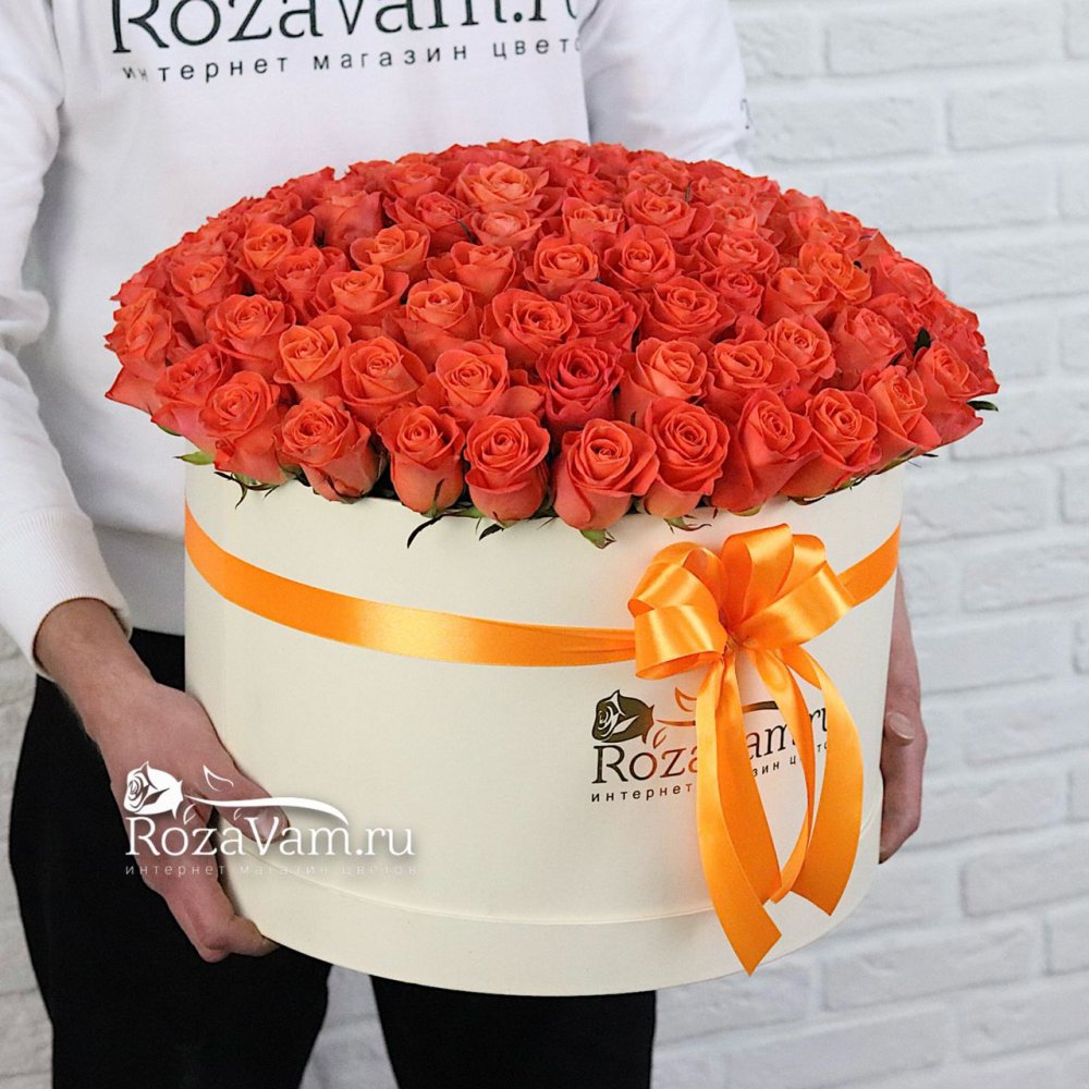 Коробка из 101 оранжевой розы