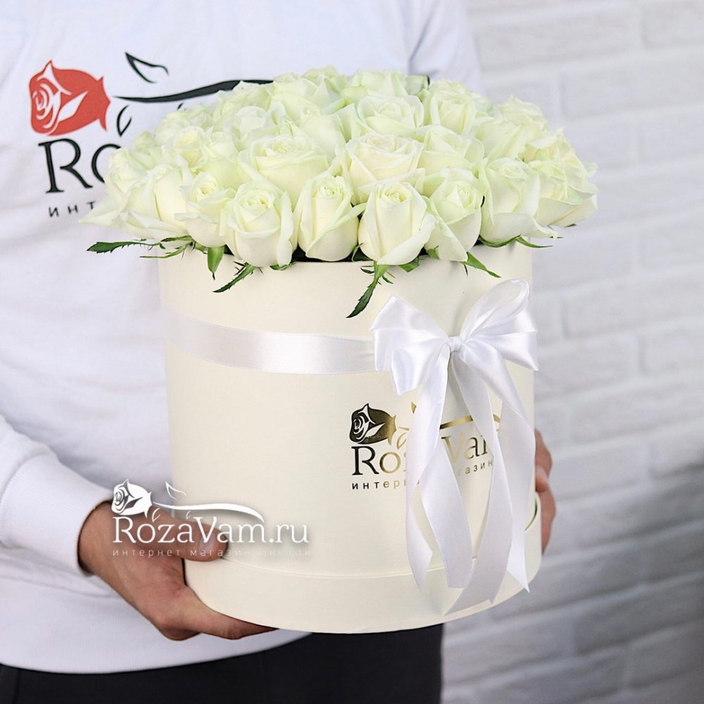 коробка из 51 белой розы