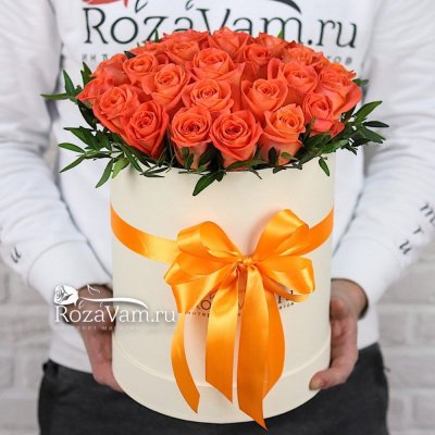 Коробка из 29 оранжевых роз