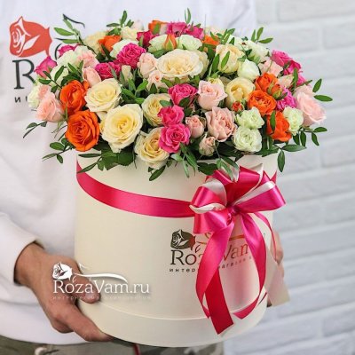Коробка из 101 кустовой розы Рефлекс