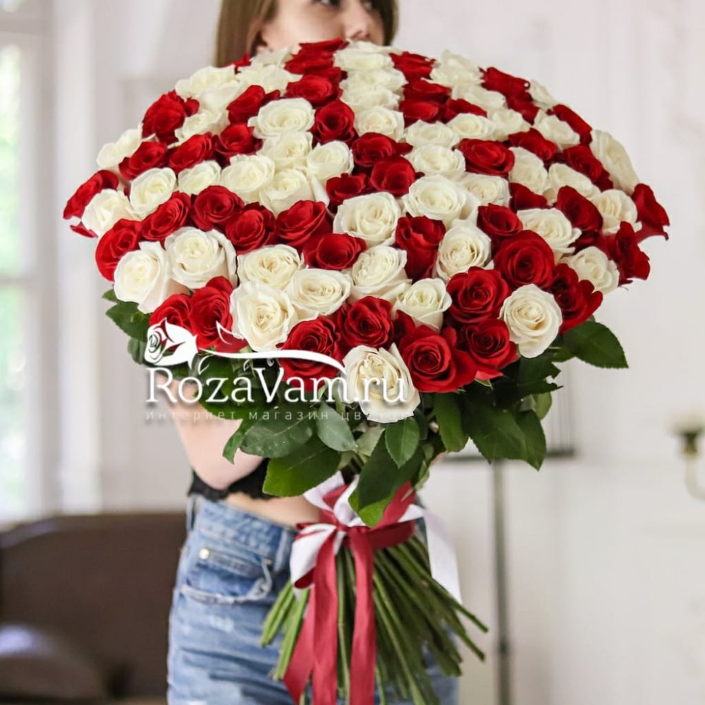 Цветы 99 роз. 25 Белых эквадорских роз 70см. 45 Белых эквадорских роз 70см. Букет из 99 роз.
