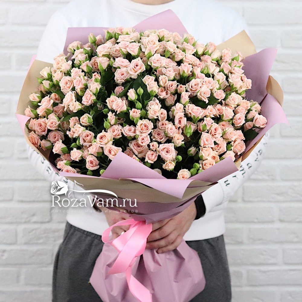 Букет из 51 кустовой розовой розы 50 см