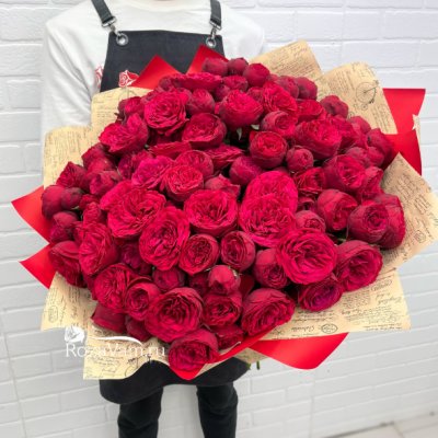 букет из 51 пионовидной красной розы