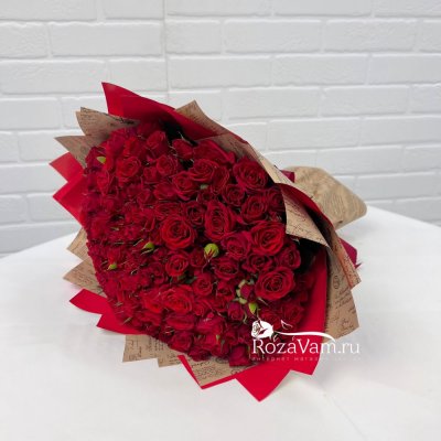 Букет из 51 красной кустовой розы 50см