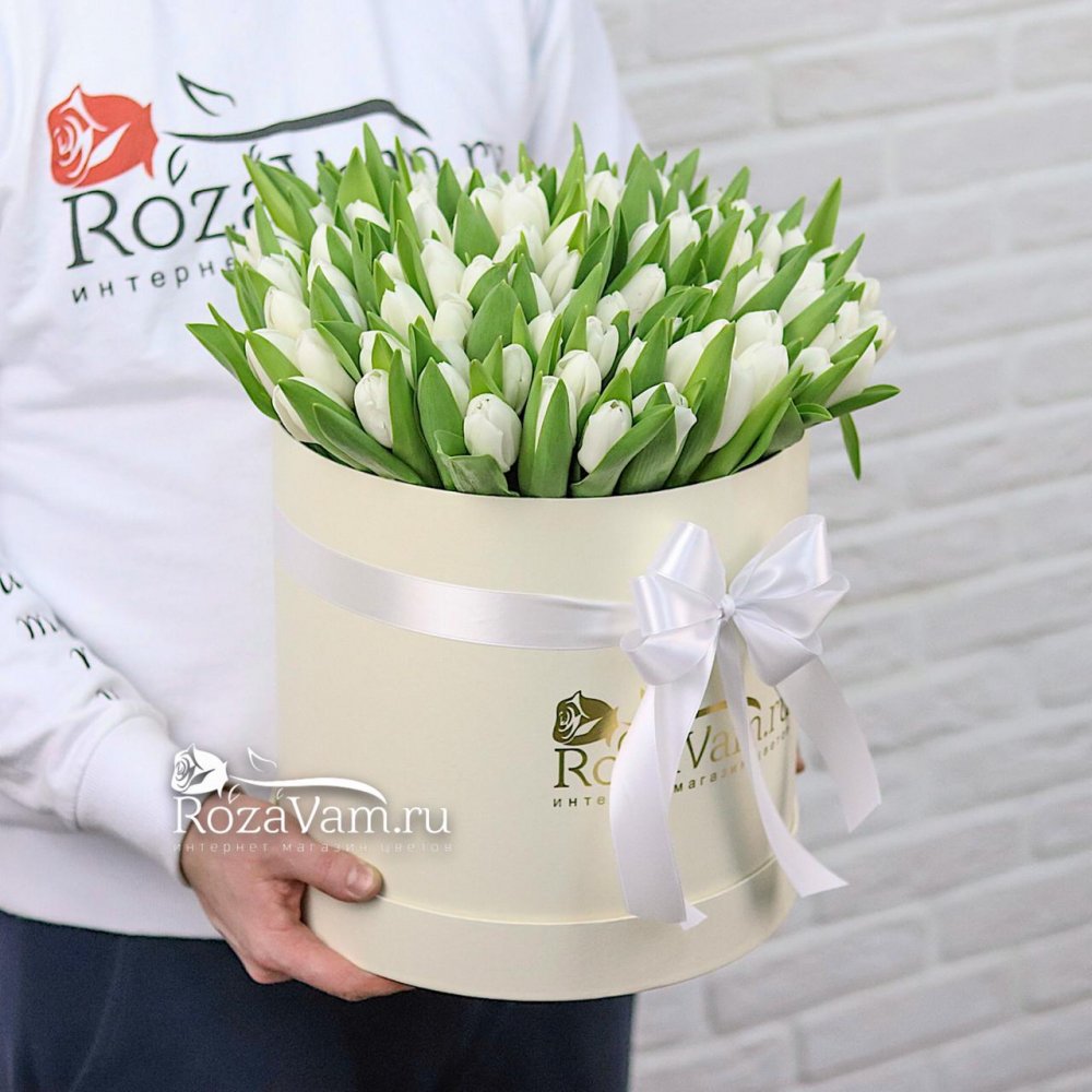 коробка из 101 белого тюльпана