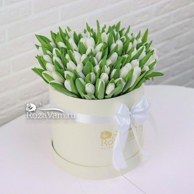 коробка из 101 белого тюльпана