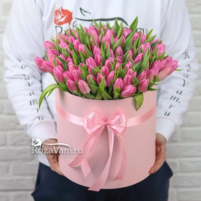 коробка из 101 розового тюльпана