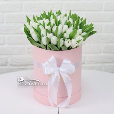 коробка из 75 белых тюльпанов