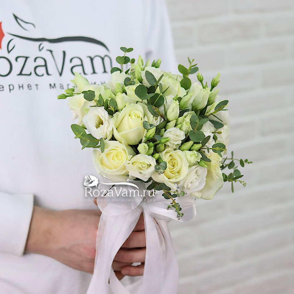 Свадебный букет с белыми розами