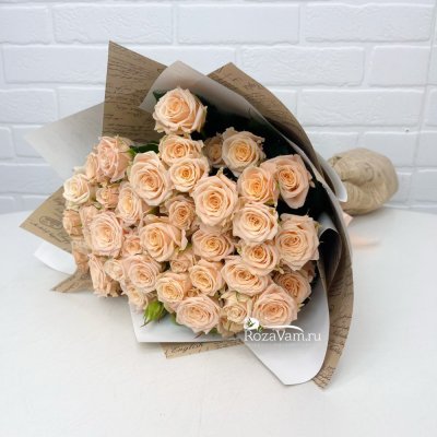 Букет из 15 кустовых роз Яна 50 см