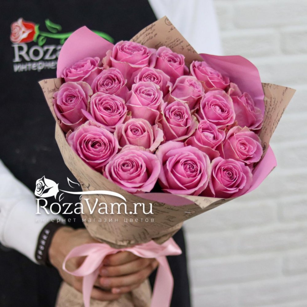 Букет розовых роз 19шт 50см
