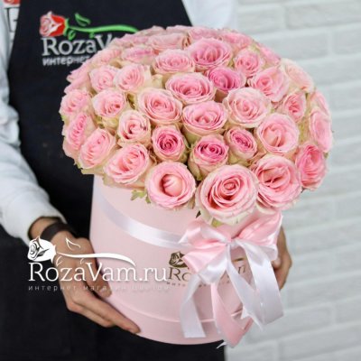 Коробка светло-розовой розы 51шт