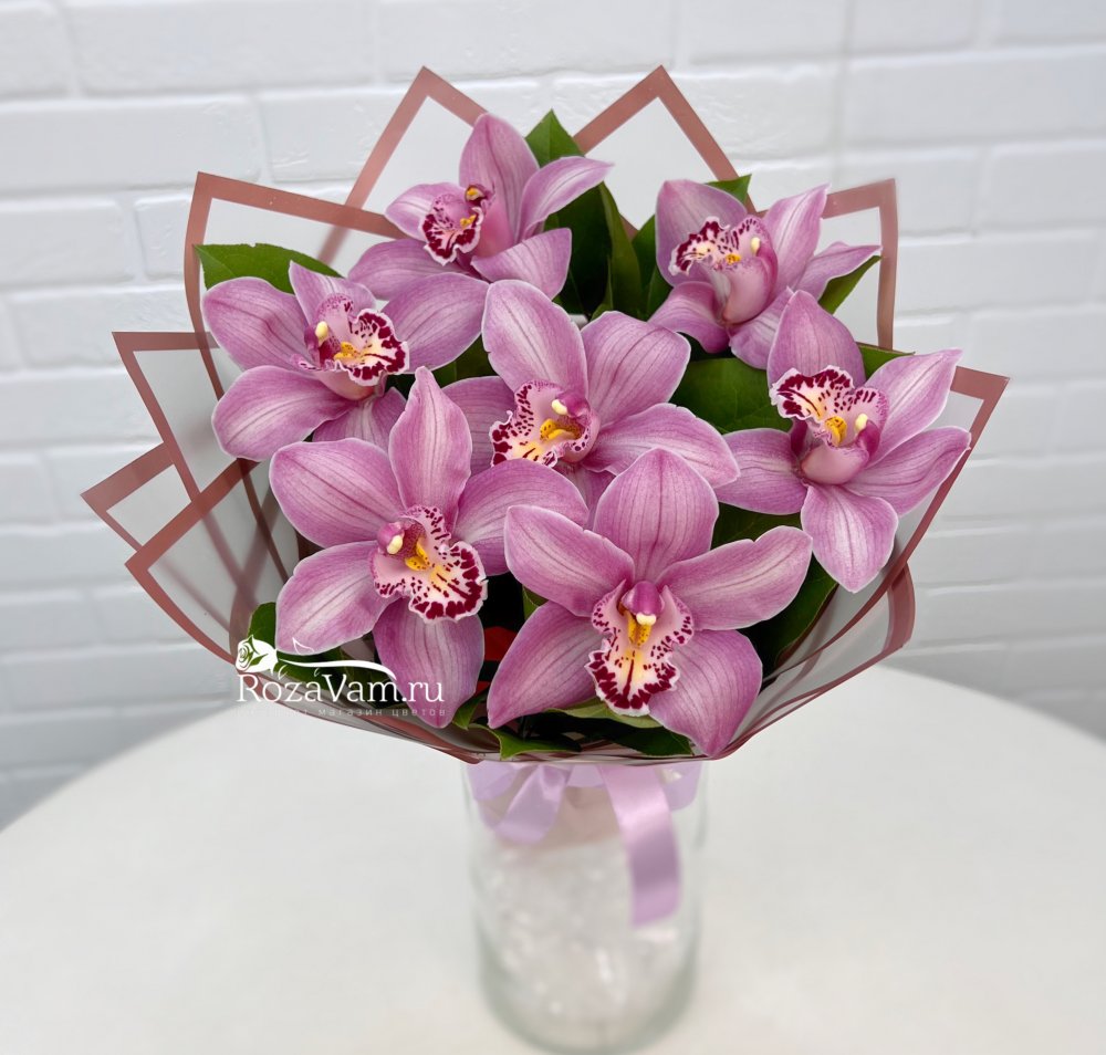 Букет из 7 розовых орхидей