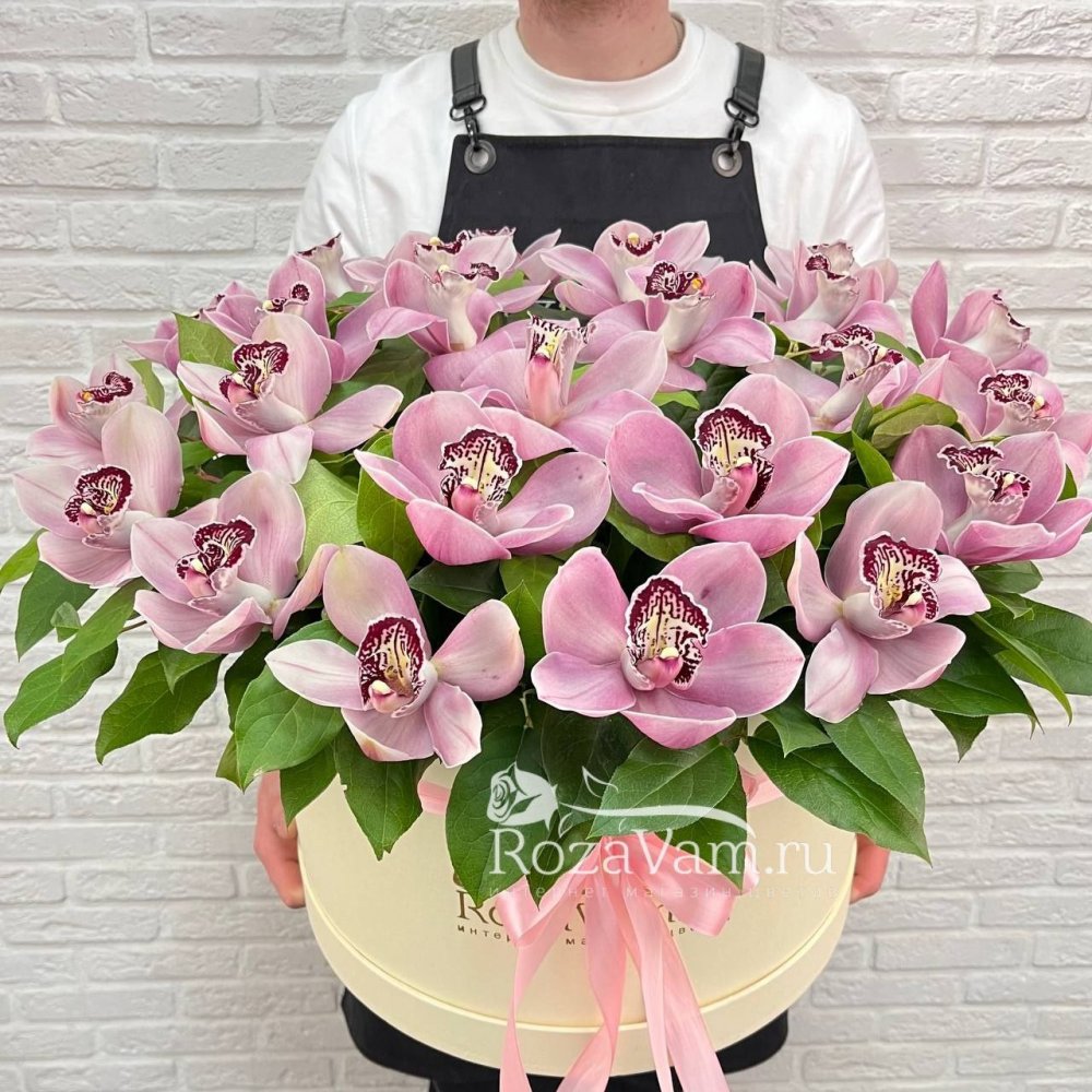 Шляпная коробка из 25 розовых орхидей XXL
