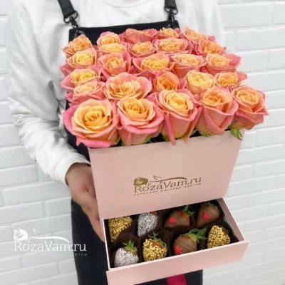 Авторская коробка с сиреневыми розами