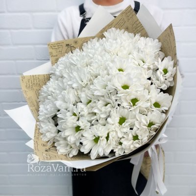 Букет белых хризантем с ирисами