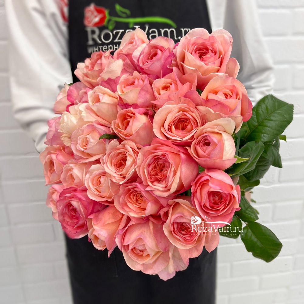 Букет из 29 ароматных пионовидных роз