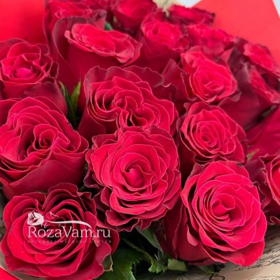 Букет из 19 красных роз (50 см)
