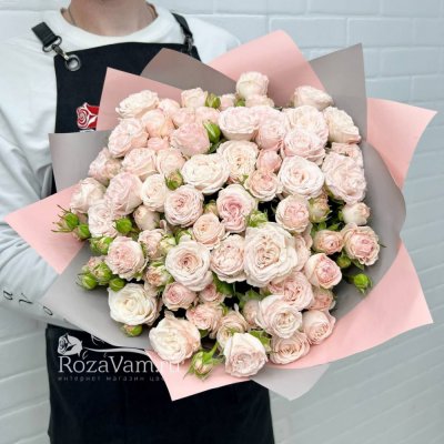 Букет из 25 кустовых роз Бомбастик