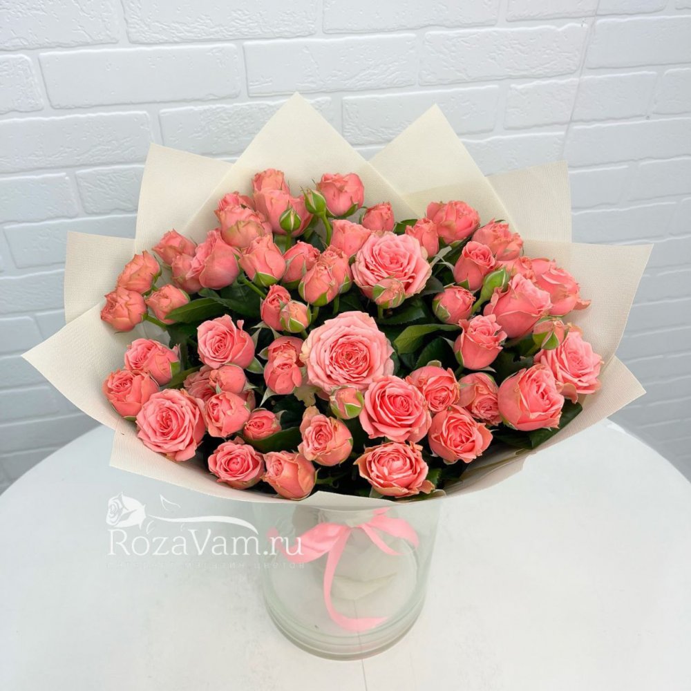 Букет из 25 пионовидных кустовых  роз