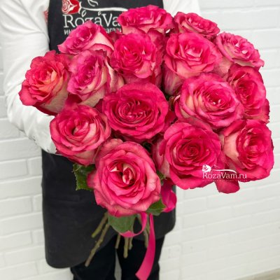 Букет из 15 роз Эквадор Игуасу 70см
