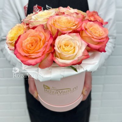 Коробка из 13 роз Эквадор Кабарет