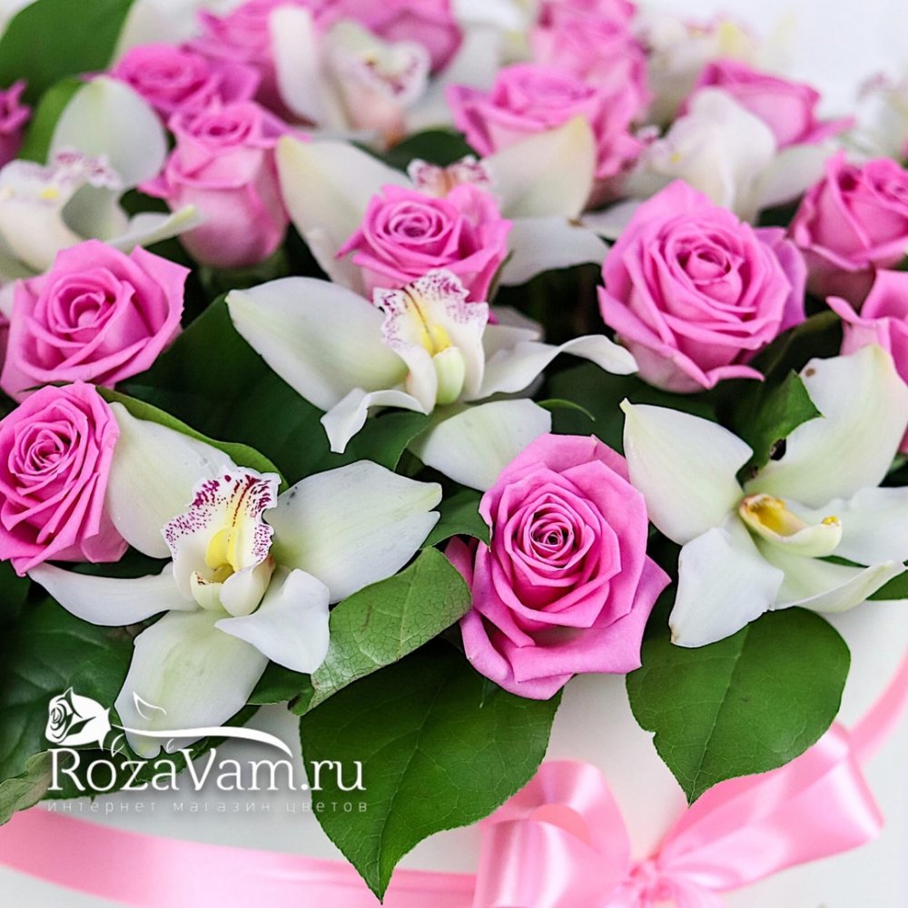 Шляпная коробка роз с орхидеями XXL