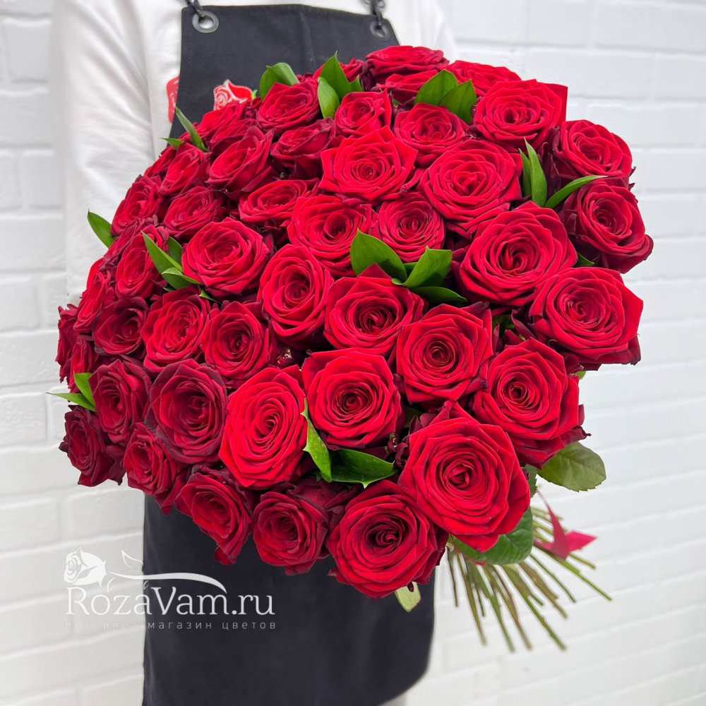Букет из 51 красной розы (70 см) + зелень