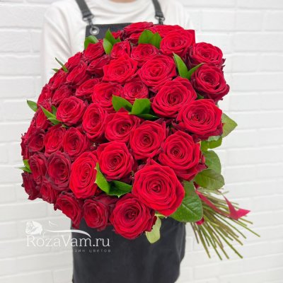 Букет из 51 красной розы (70 см) + зелень